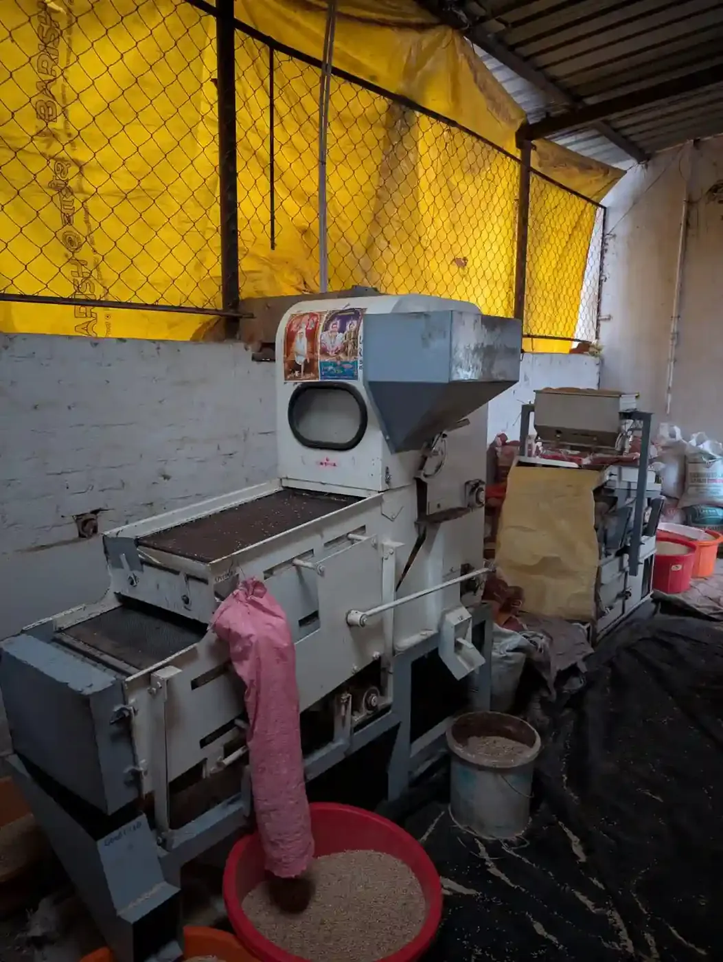 Pre-cleaner machine used for grain cleaning